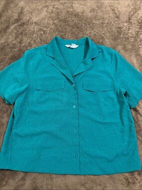 Athleta Echo Textured short sleeve Button up shirt
